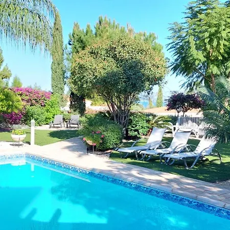 Coast Villa-resort Lachi