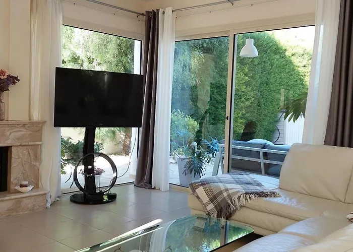 Coast Villa-resort Lachi